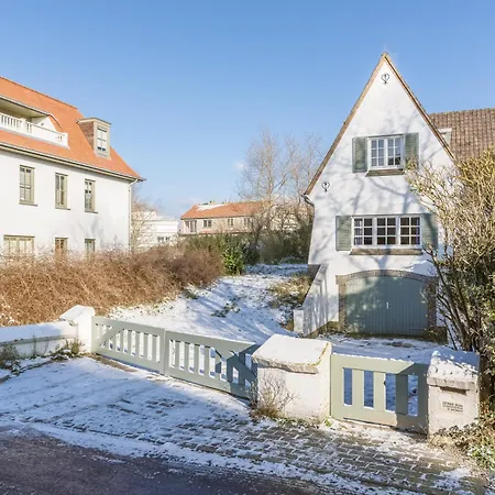 Nelle Villa *